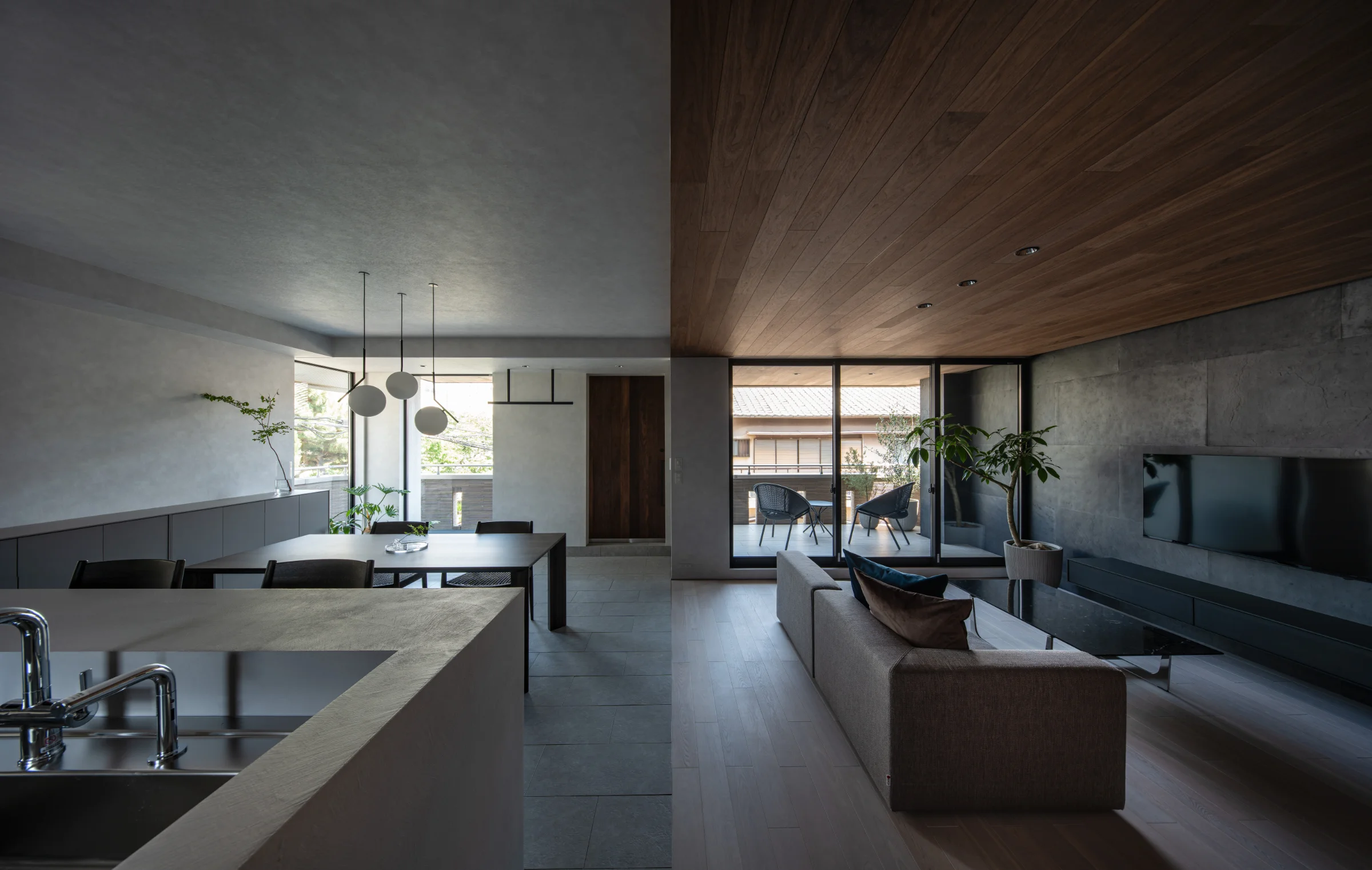 建て替えか、リノベーションか。建築家は何を見て判断する？