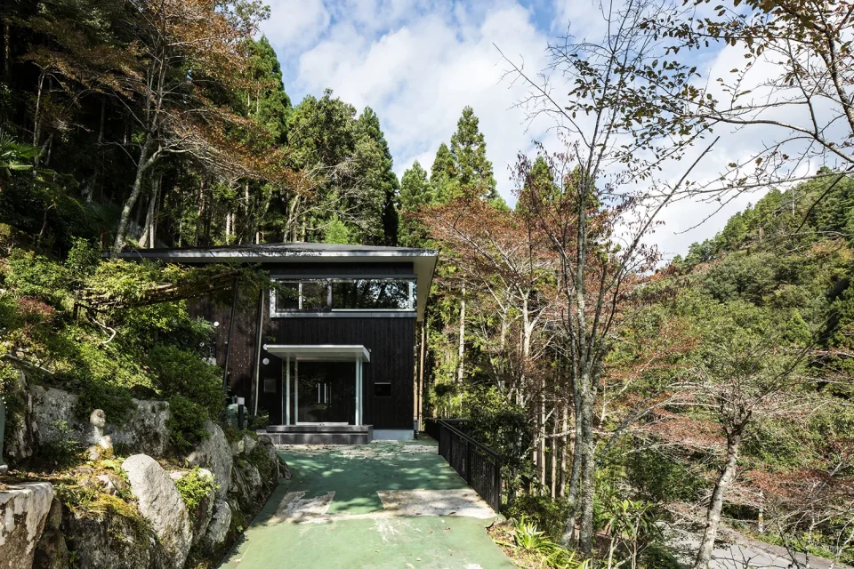 古い別荘を、もう一度通いたくなる場所へ。
リノベーションで見直すこと